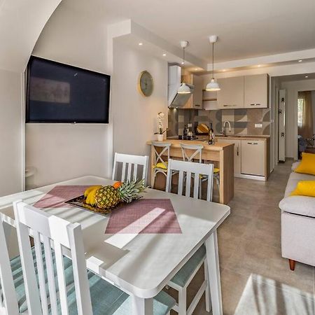 New Two Bedroom Apartment Maloni Pula Bagian luar foto
