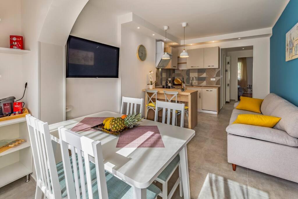 New Two Bedroom Apartment Maloni Pula Bagian luar foto