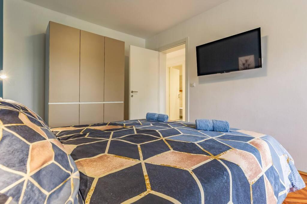 New Two Bedroom Apartment Maloni Pula Bagian luar foto