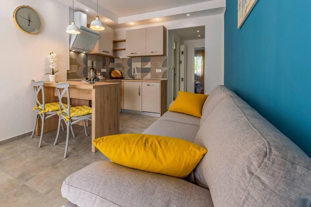 New Two Bedroom Apartment Maloni Pula Bagian luar foto